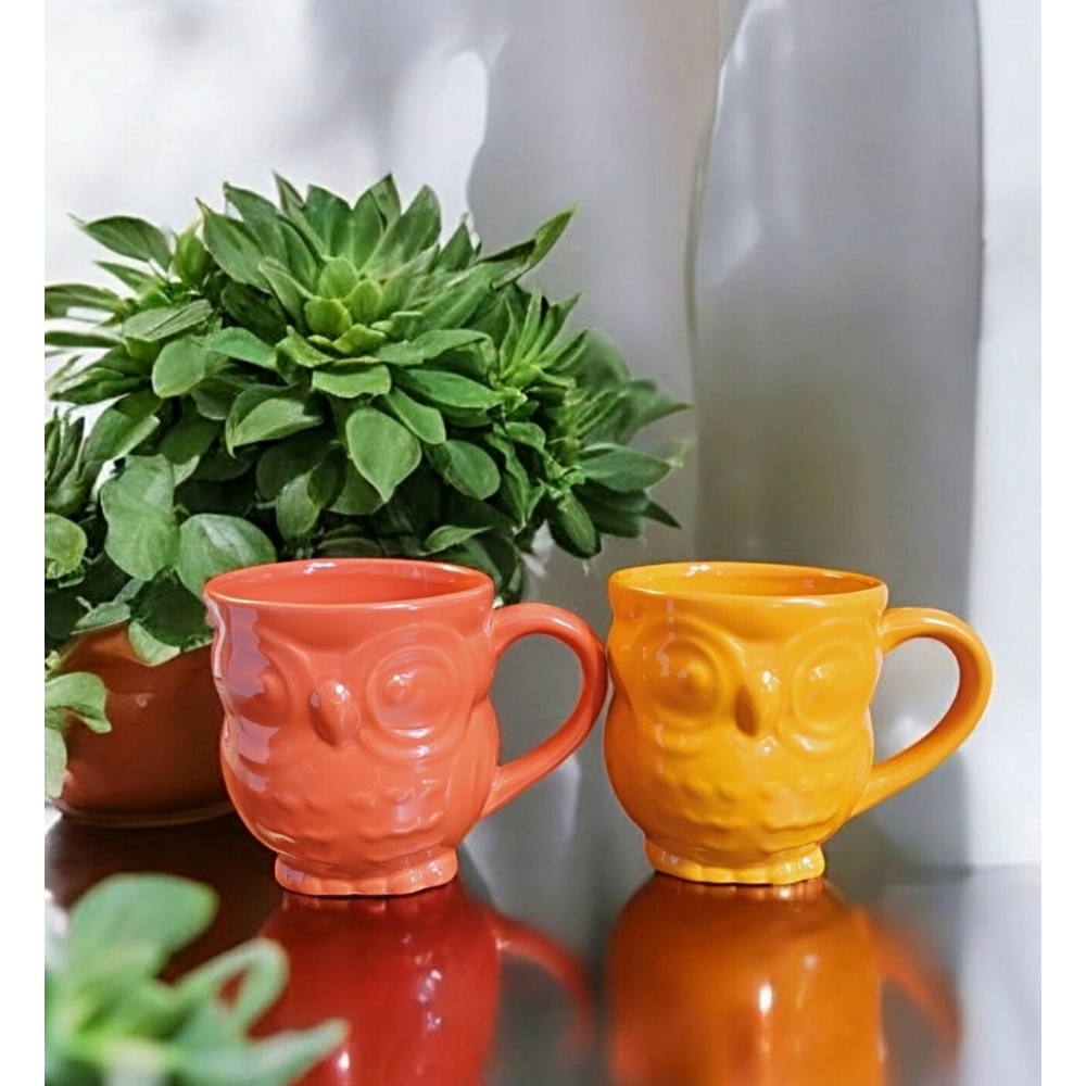 Adorable Pair of Figural Owl Mugs